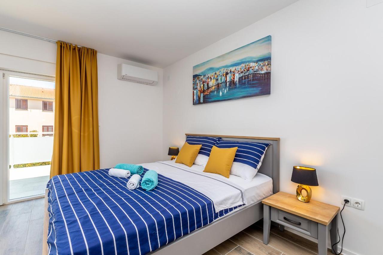 Holiday House Sunlight With Heated Pool Malinska Esterno foto