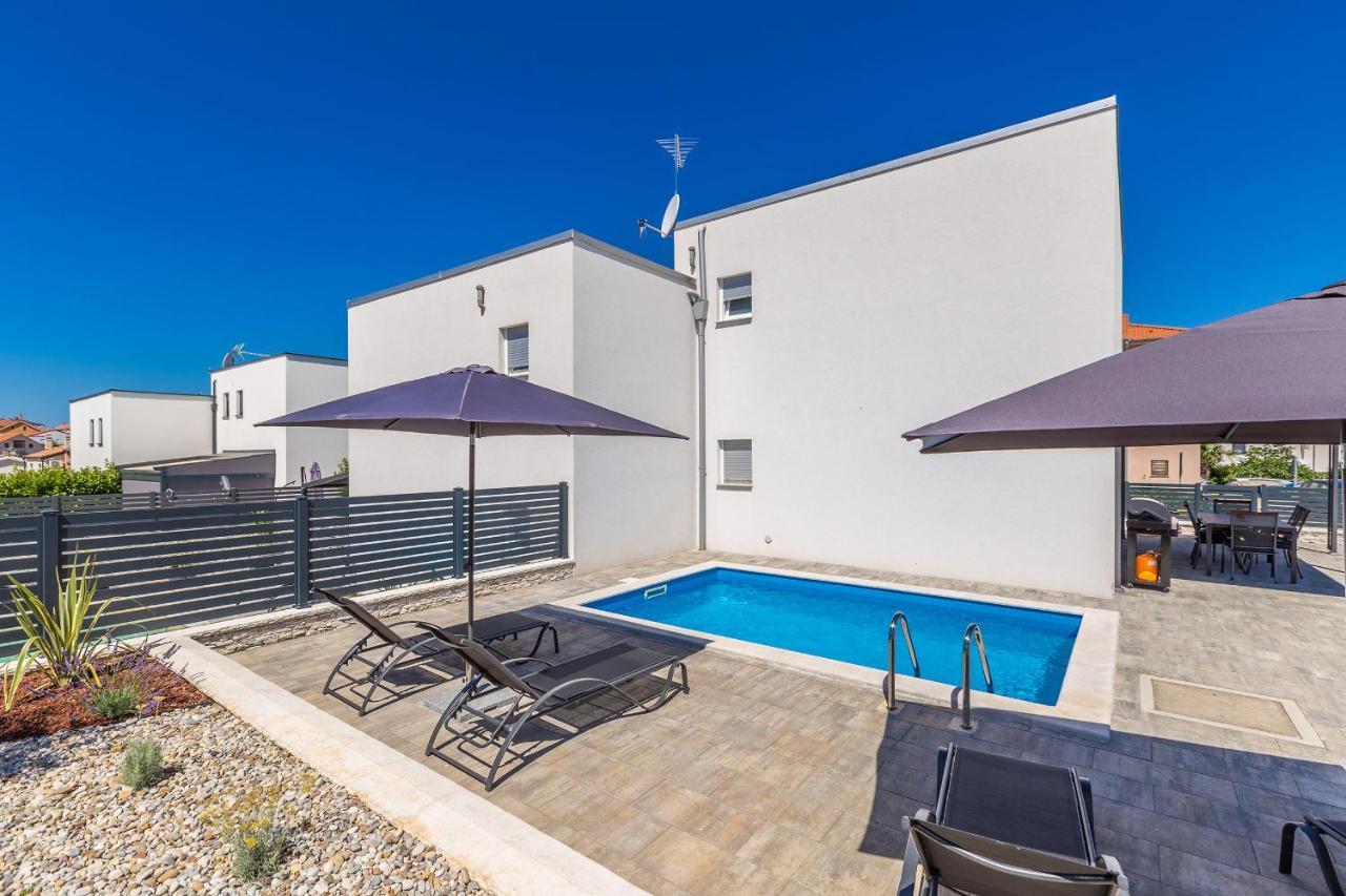 Holiday House Sunlight With Heated Pool Malinska Esterno foto