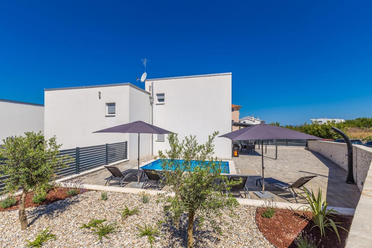 Holiday House Sunlight With Heated Pool Malinska Esterno foto